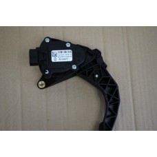 Педаль газа dacia dusterii renault cliov 180108467r