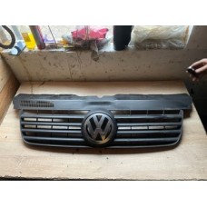 Решетка радиатора vw transporter t5 7h0807101/ 5