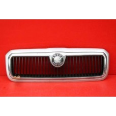 Решетка радиатора 1u0853651 skoda octavia 1 и 00r