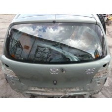 Крышка багажника задний toyota yaris и 04r. 5d