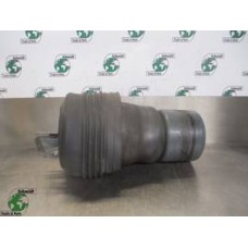 Volvo 22047988 LUCHT BALK VOOR ZIJDEN FH 500 EURO 6  6X2