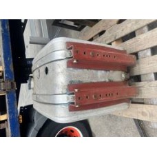 Hydrauliek tank l 70 b 45 h 62 met steunen