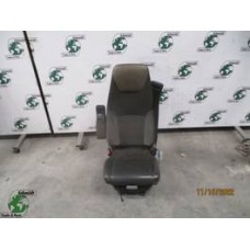 Renault 7482212943//7482212554 LINKS EN RECHTS STOEL PREMIUM EURO 5