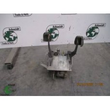 Mercedes-Benz A 650 290 03 19 // A 033 431 17 05// 22 05 // 28 05 // 32 05 // PEDAAL SYSTEEM 1824 SK MODEL