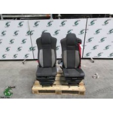 Renault RENAULT D210 EURO 6 MODEL 2022 LICHT BESCHADIG